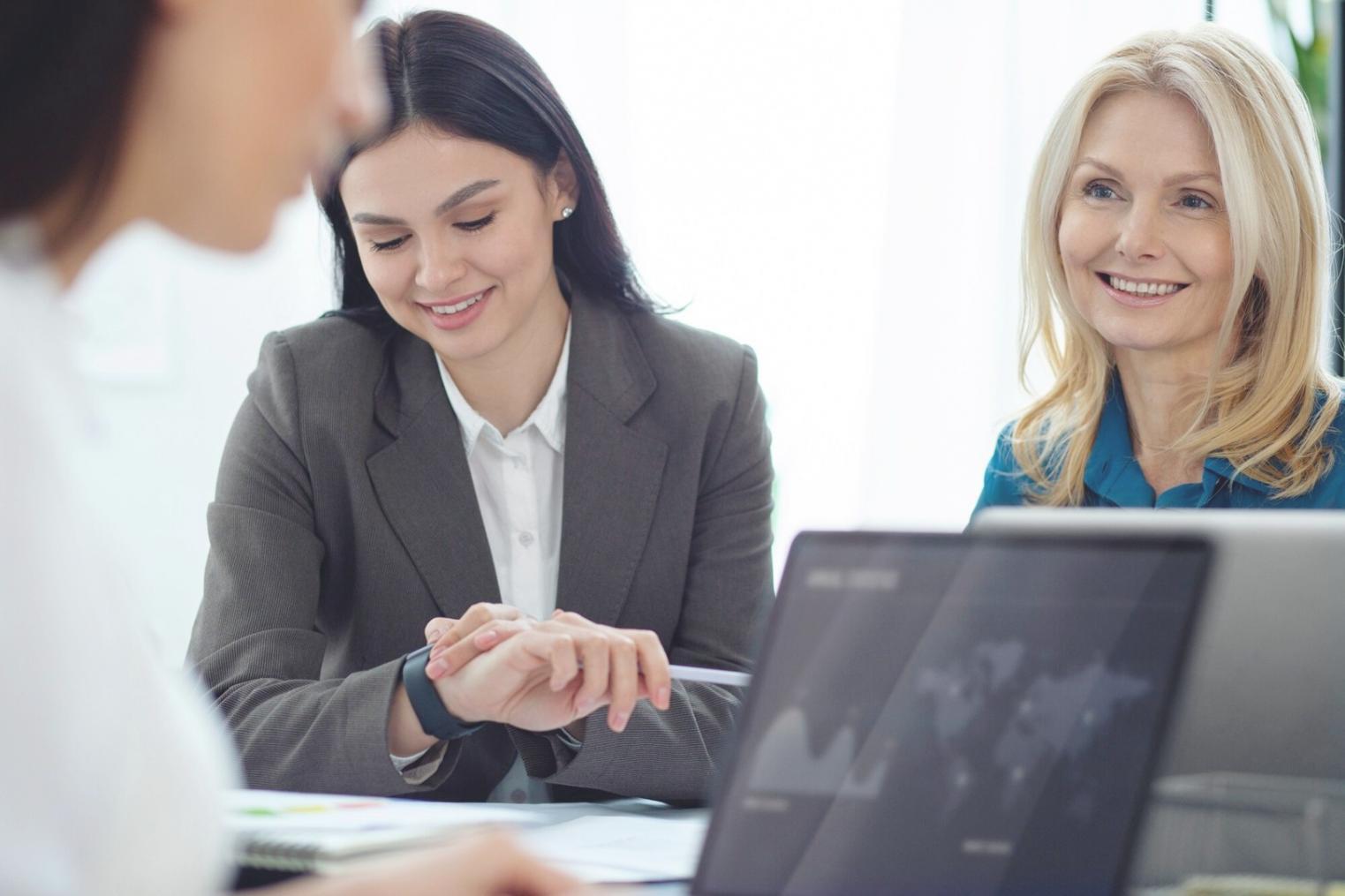 Collecte et vérification de données financières de sources multiples