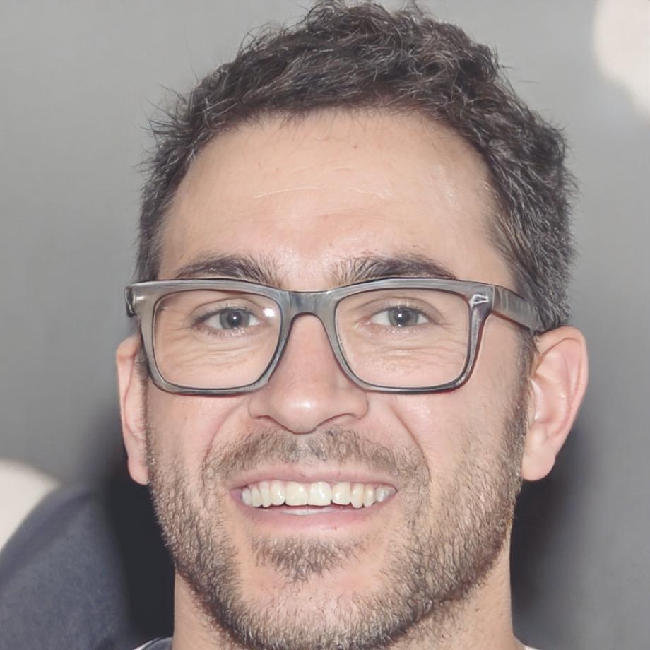 Portrait de Théophile Maurin, expert en analyse financière